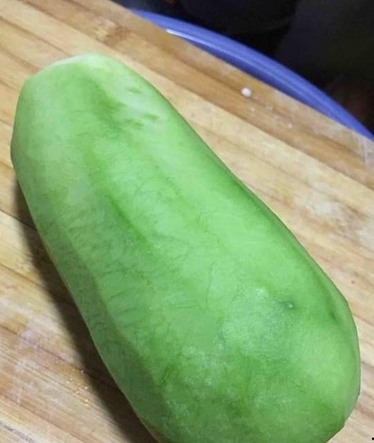 姨妈期间可以吃花蜜瓜,花蜜瓜的甜蜜滋养