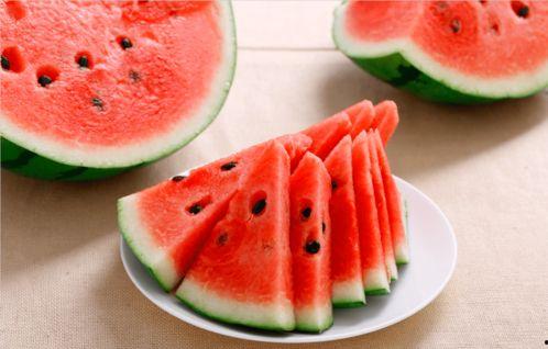 花前月下吃瓜微博,吃瓜群众热议微博新动态