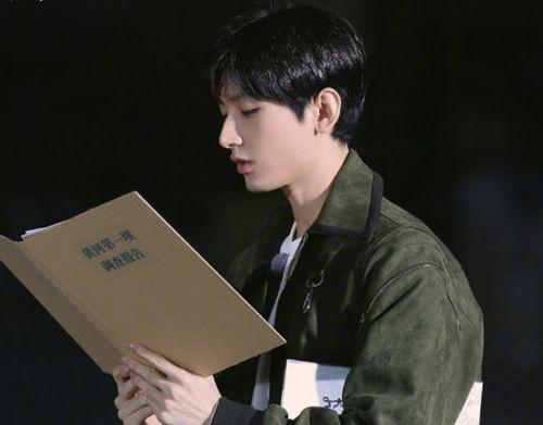 吃瓜罗伯特成毅