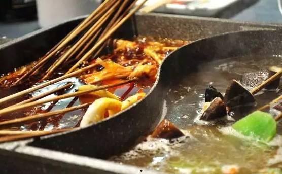 阿瓜吃串串,一场味蕾的狂欢盛宴