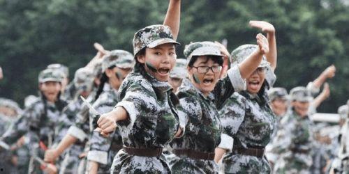 军校跳舞吃瓜视频,舞蹈吃瓜视频揭秘军营生活趣味瞬间