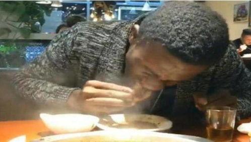 非洲网红吃瓜事件视频大全