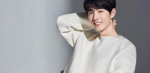 李易峰和肖战吃瓜视频,娱乐圈幕后故事大揭秘