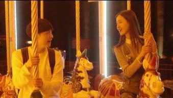 求婚现场吃瓜情侣视频播放,求婚现场甜蜜瞬间，吃瓜情侣视频曝光