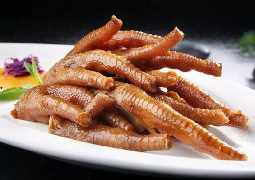 小瓜吃无骨鸡爪好吗视频,无骨鸡爪的美食之旅，健康美味两不误